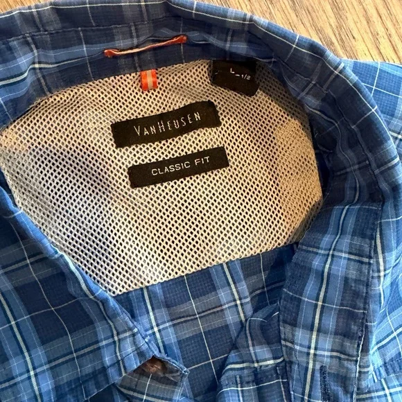 2 Van Heusen Travelers Short Sleeve Shirts Blue Plaid sz Large - Picture 4 of 8